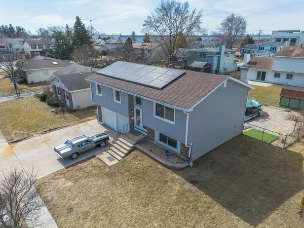 Glendale Heights, IL 60139,1756 English DR