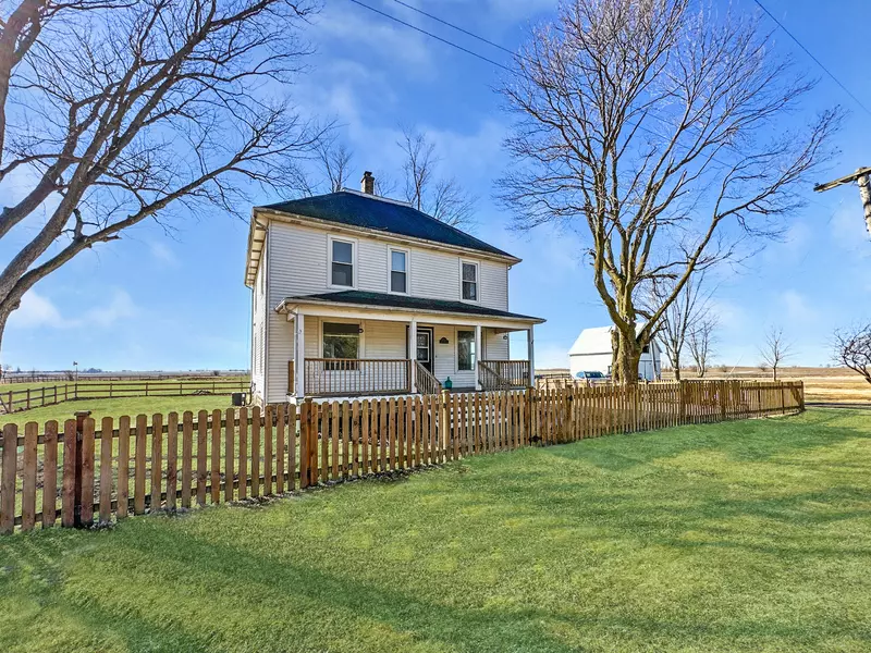 17128 Lukens RD, Sycamore, IL 60178