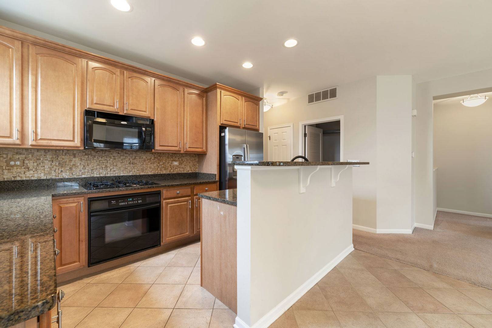 Schaumburg, IL 60193,1377 Scarboro RD