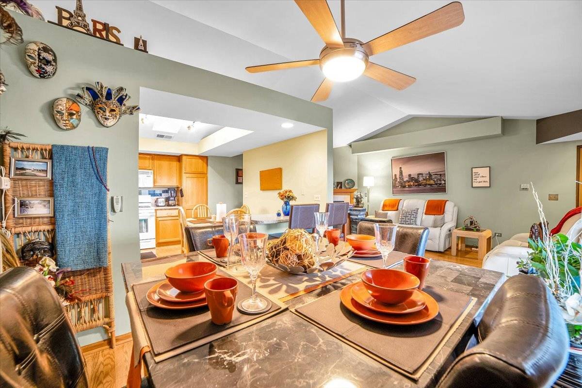 Tinley Park, IL 60477,6719 W White Tailed LN #3E