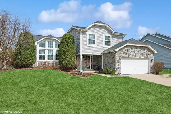 47 White Fence TRL, Streamwood, IL 60107