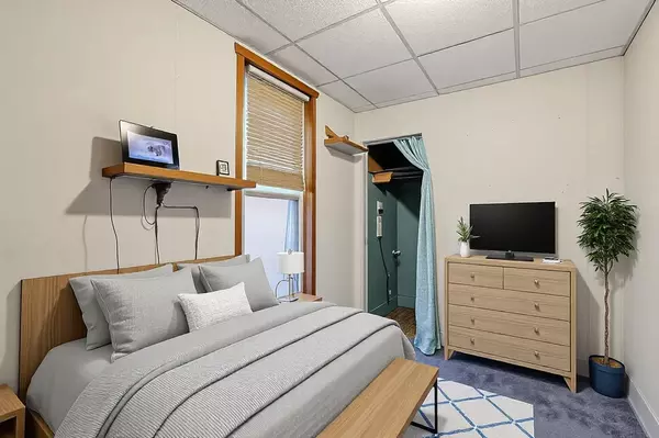 Chicago, IL 60616,3316 S Union AVE