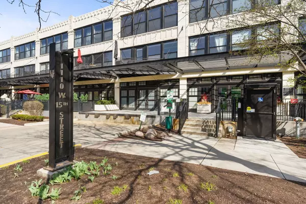 1110 W 15th ST #219,  Chicago,  IL 60608