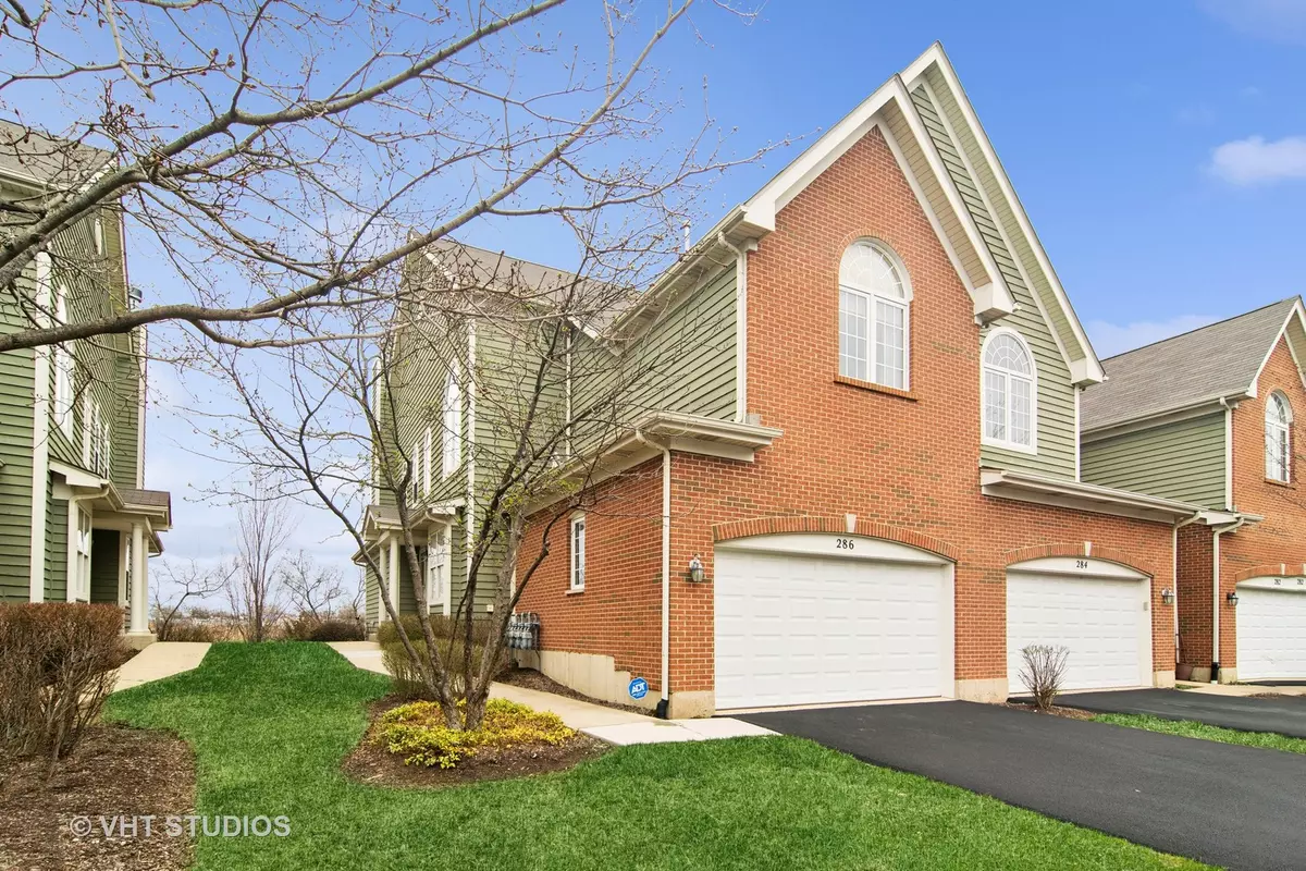 Palatine, IL 60067,286 W Fairview CIR