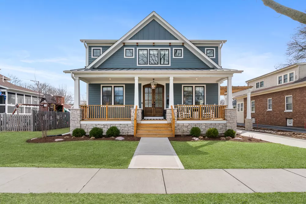 Arlington Heights, IL 60004,411 N PINE AVE