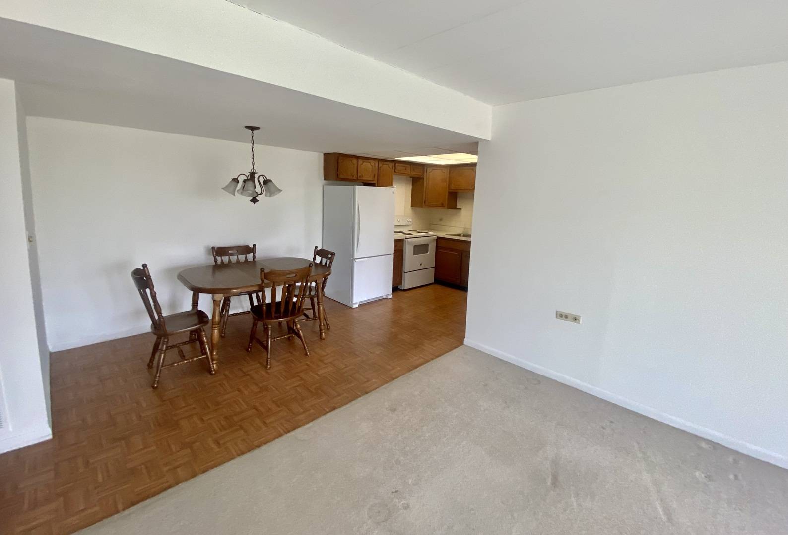 Downers Grove, IL 60515,5300 Walnut AVE #7C