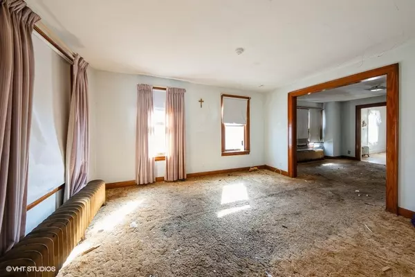 Waukegan, IL 60085,809 8th ST