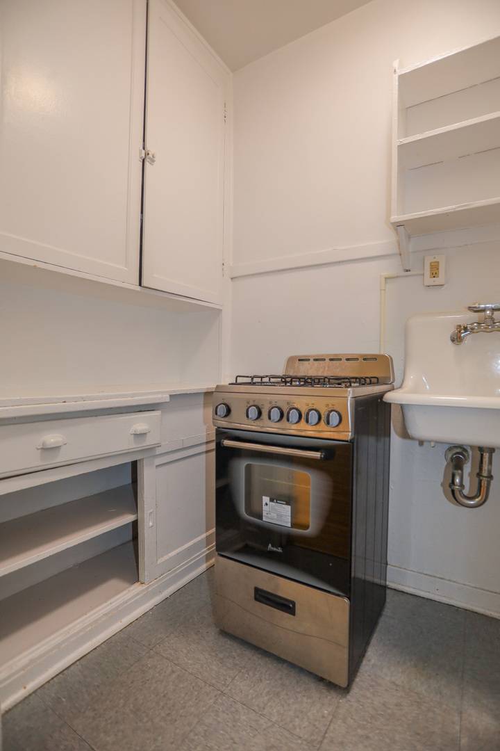 Chicago, IL 60637,5728 S Blackstone AVE #306