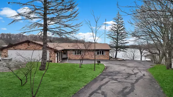 20 Chairtree CT, Putnam, IL 61560