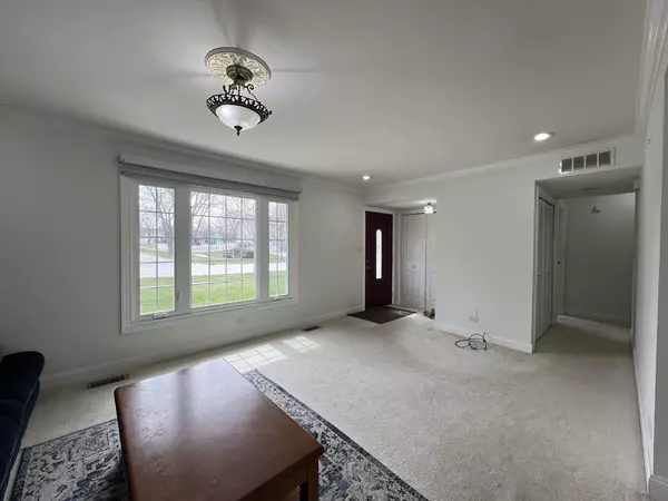 Hoffman Estates, IL 60169,1380 Rosedale LN