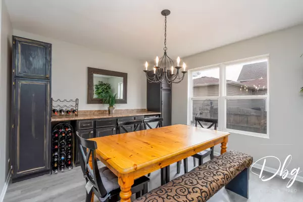 694 Chippewa CIR Round Lake Heights, IL 60073