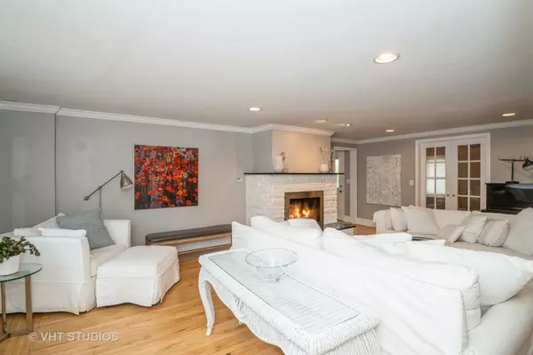 Libertyville, IL 60048,1048 Gracewood DR