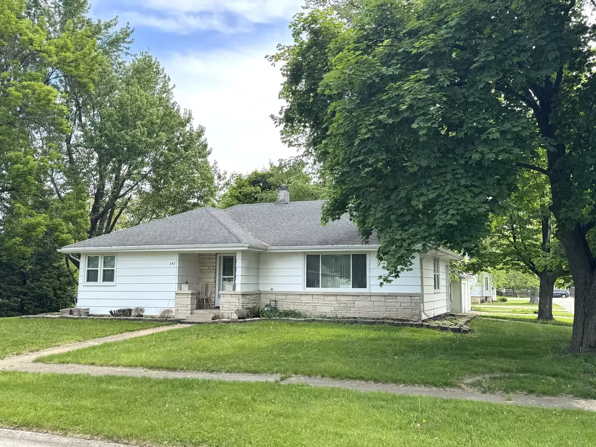 Herscher, IL 60941,142 N Oak ST