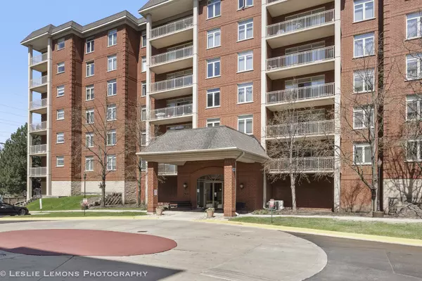 8400 Callie AVE #402, Morton Grove, IL 60053