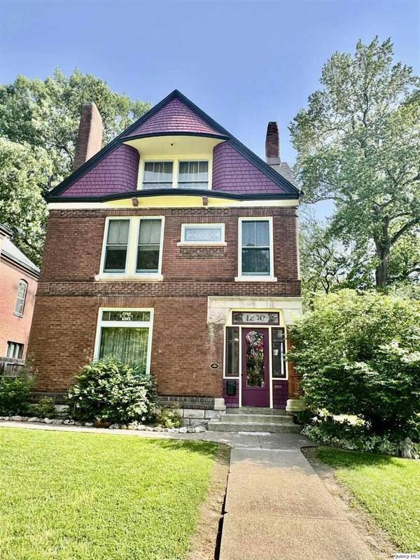 1230 Park PL, Quincy, IL 62301