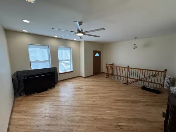 Chicago, IL 60615,5014 S Prairie AVE #1