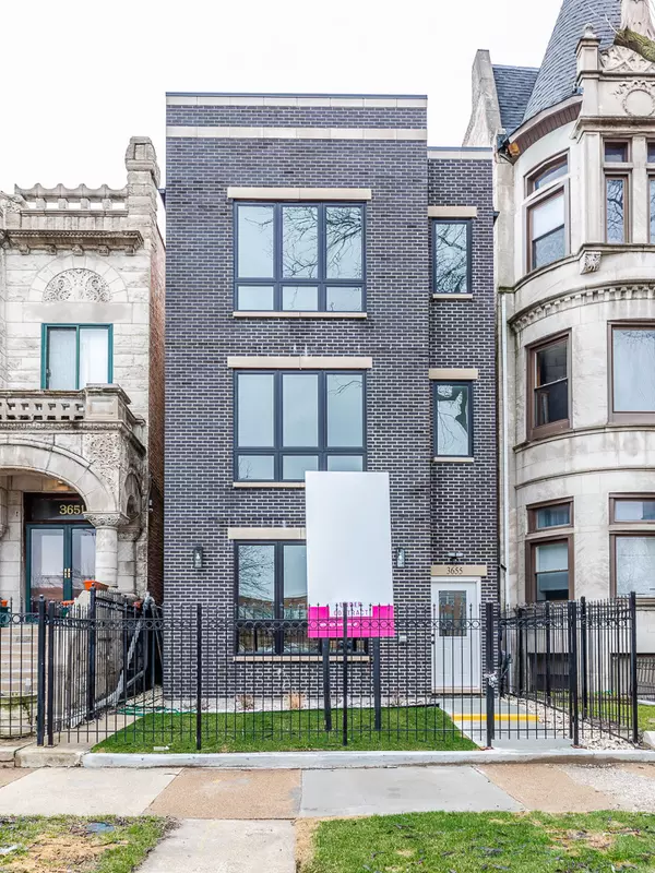 3655 S Michigan AVE #1, Chicago, IL 60653