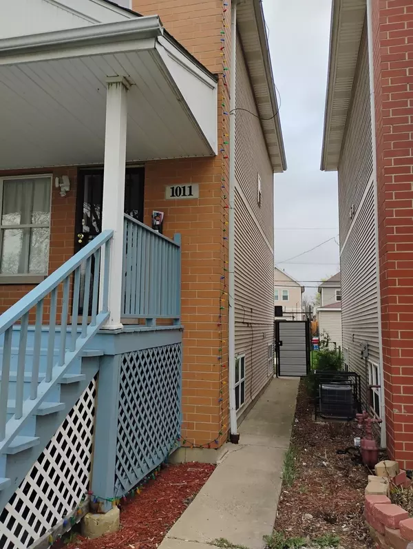 Chicago, IL 60651,1011 N Keeler AVE