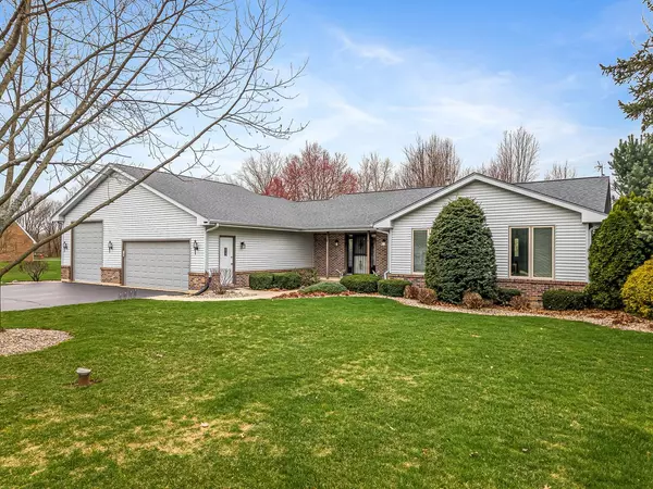 9744 Prairie LN, Belvidere, IL 61008