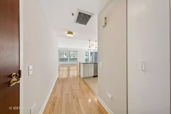Chicago, IL 60611,57 E Delaware PL #1701