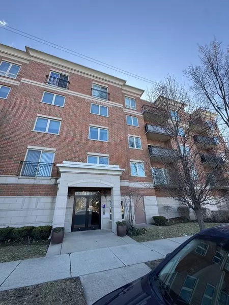 5924 N Lincoln AVE #302, Chicago, IL 60659
