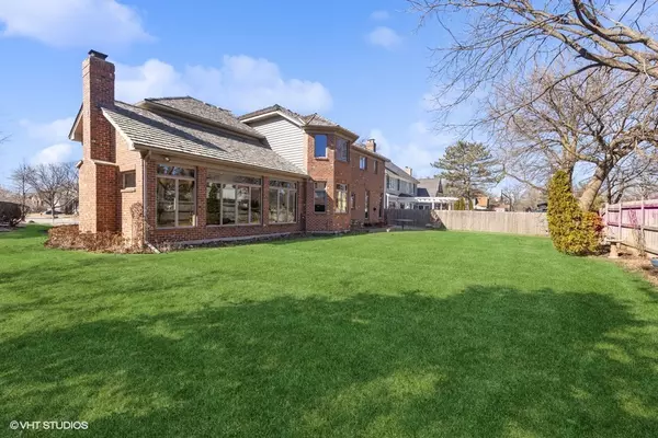 Glen Ellyn, IL 60137,477 Stagecoach CT