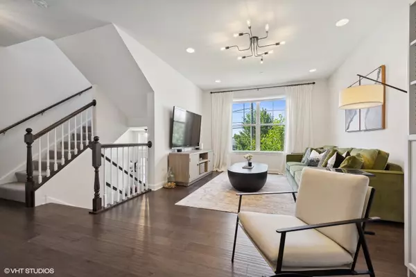 Northbrook, IL 60062,1981 Kingsley CIR