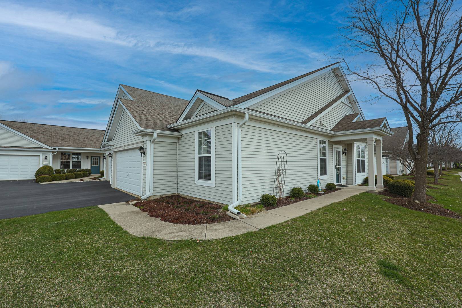 Huntley, IL 60142,13442 Delaney RD