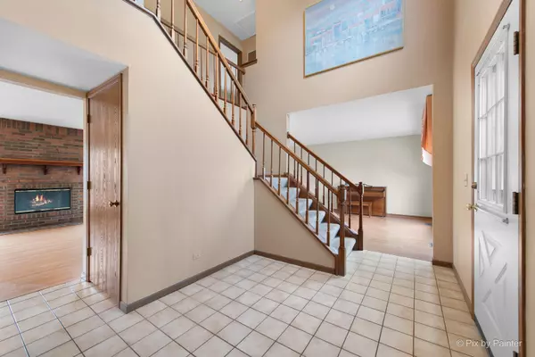 Carol Stream, IL 60188,1297 Country Glen LN