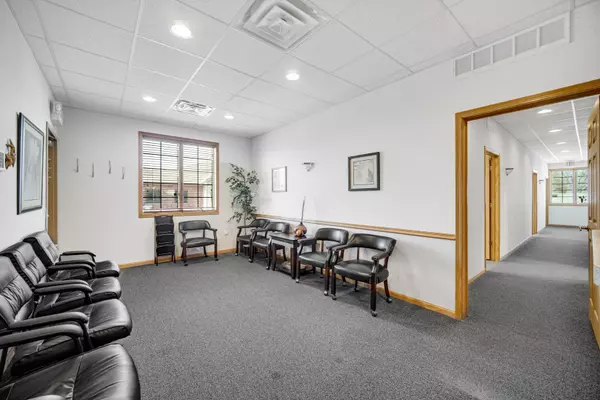 New Lenox, IL 60451,100 Batson CT #202