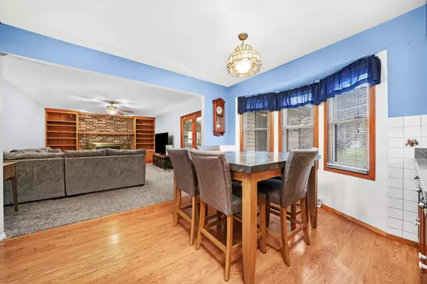 Mundelein, IL 60060,649 N California AVE