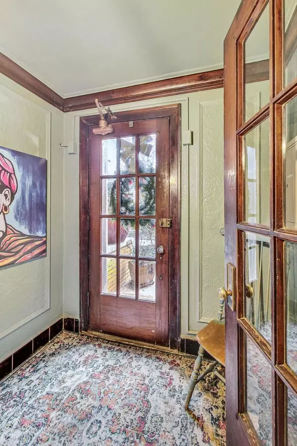 Chicago, IL 60659,5706 N Washtenaw AVE