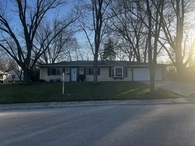 4 Circle CT, Montgomery, IL 60538