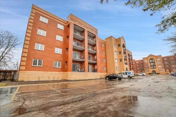 Palatine, IL 60067,59 S Hale ST #207
