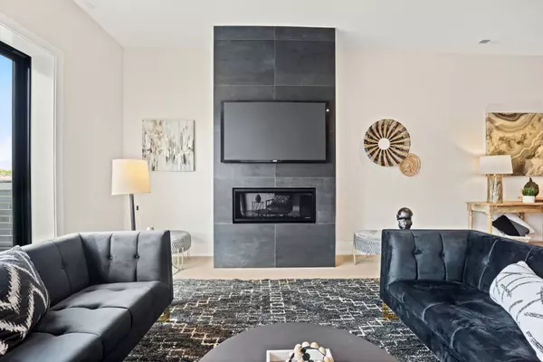 Chicago, IL 60618,4347 N Richmond AVE #2N
