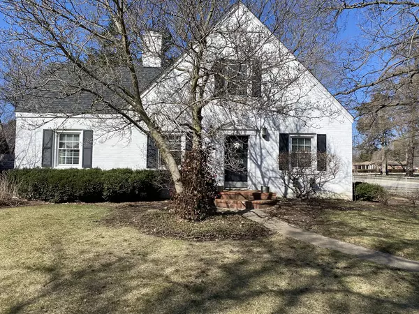 240 S Mchenry AVE, Crystal Lake, IL 60014