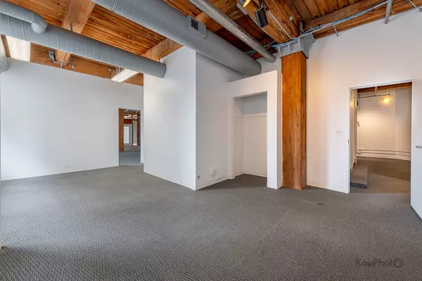 Chicago, IL 60607,921 W Van Buren ST #240