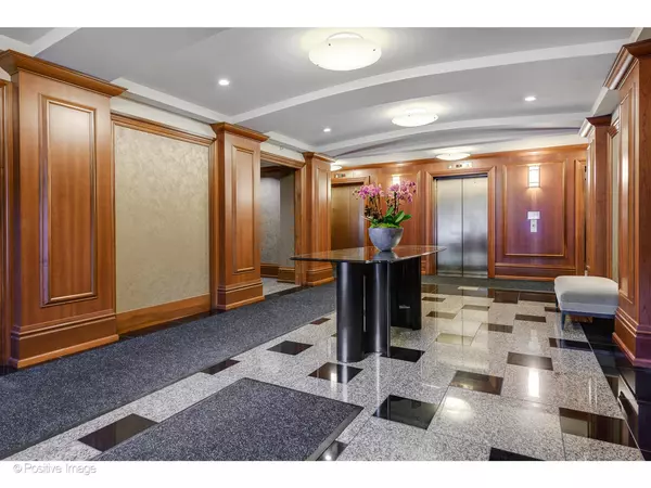Chicago, IL 60610,1301 N Dearborn ST #1201-2