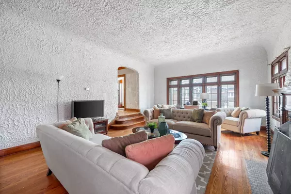 Chicago, IL 60620,8059 S Morgan ST