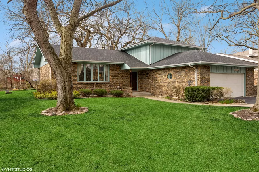 2441 Patricia LN, Homewood, IL 60430