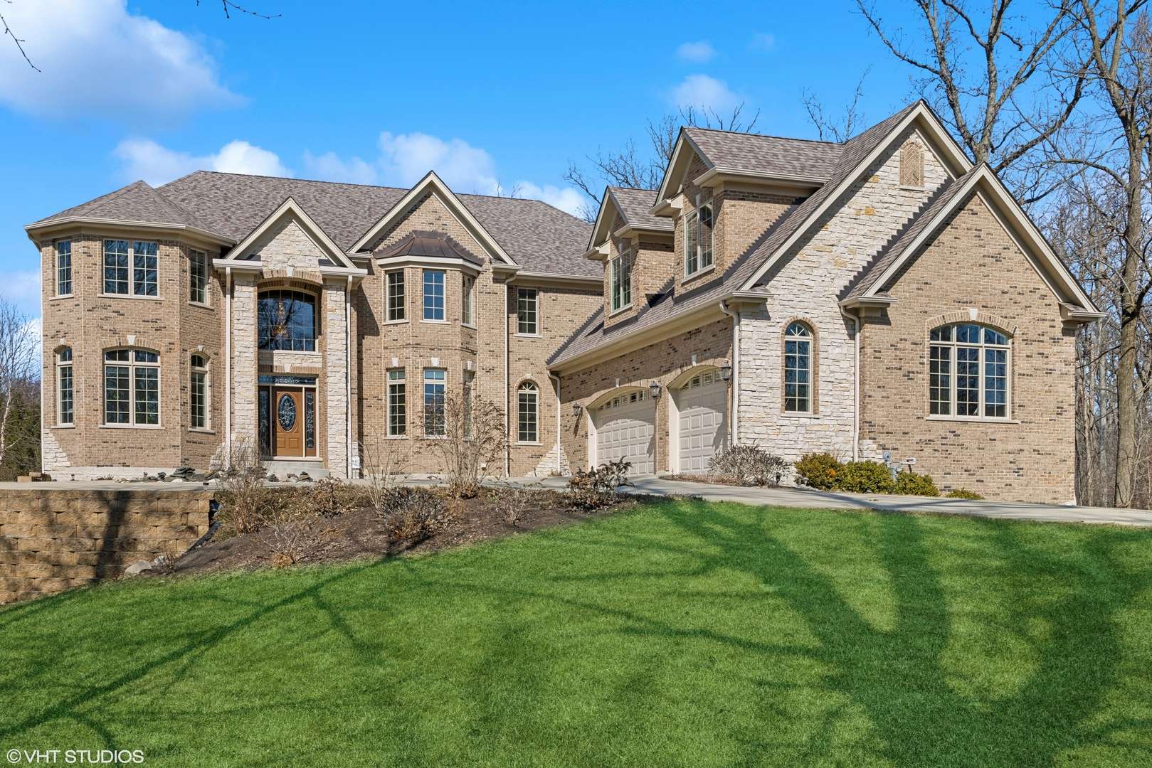 7 Preston CT, Lincolnshire, IL 60069
