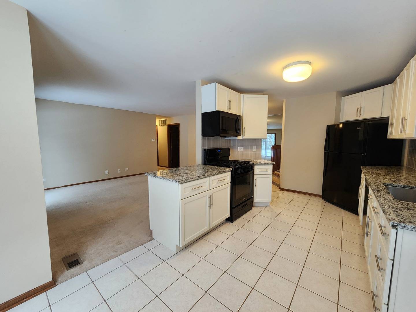 Elk Grove Village, IL 60007,1860 Fox Run DR #A