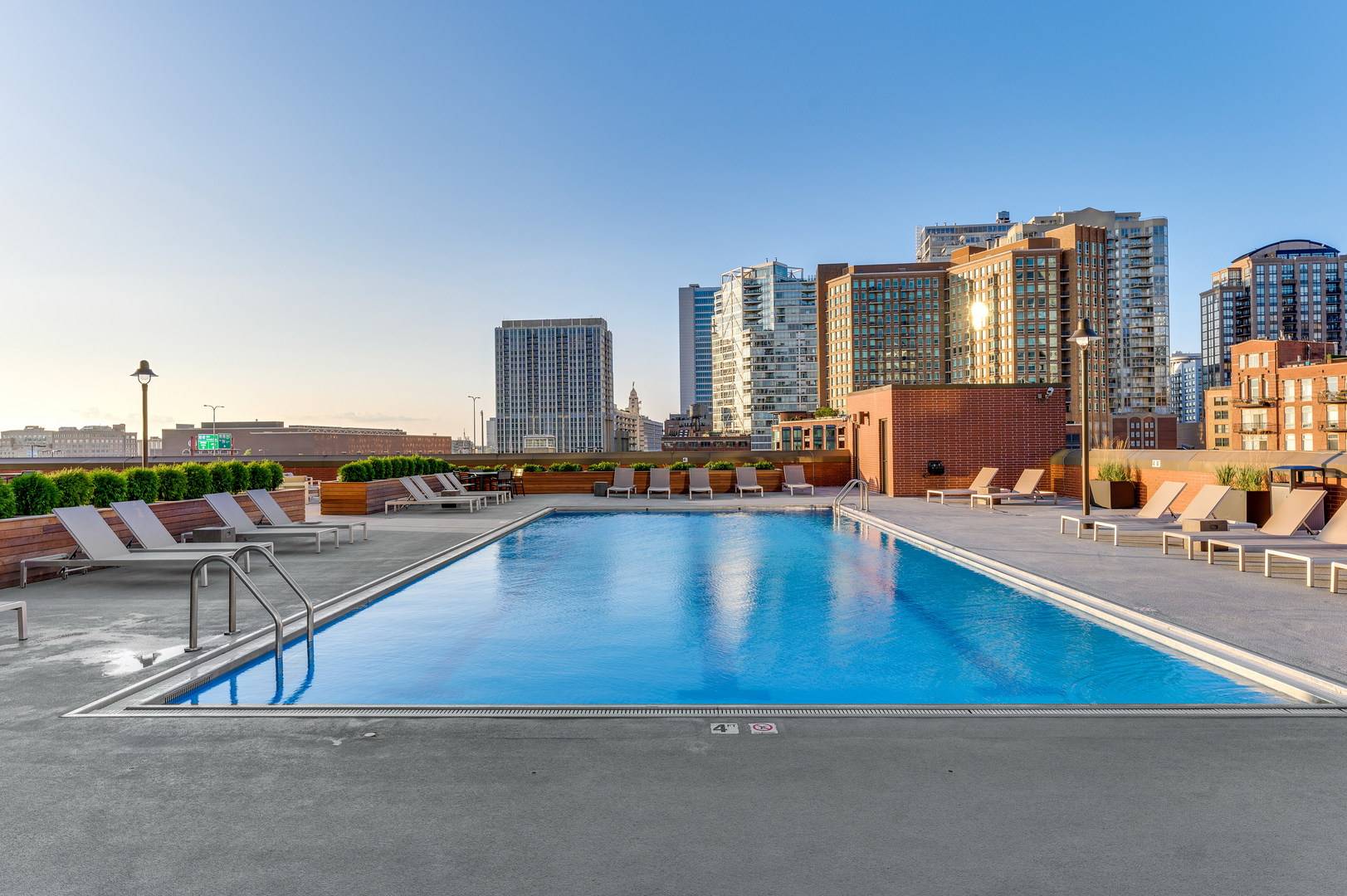 Chicago, IL 60654,501 N Clinton ST #2301