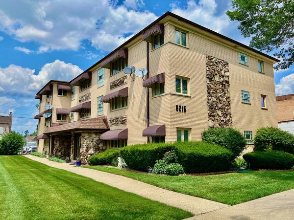 8216 W Belmont AVE #1CTR, Chicago, IL 60634