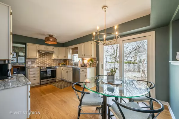 Vernon Hills, IL 60061,405 Aurora CT
