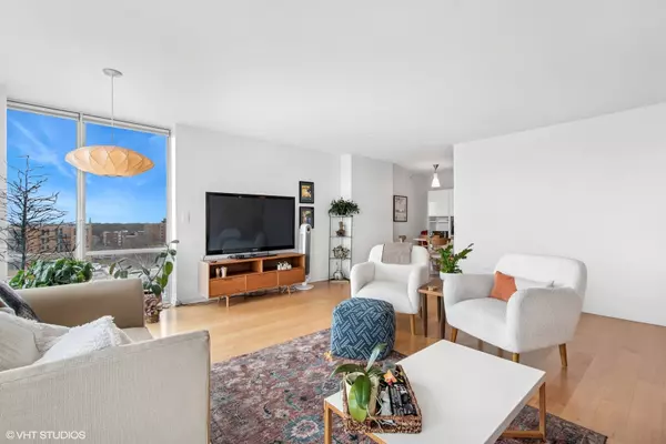Evanston, IL 60201,1640 MAPLE AVE #807