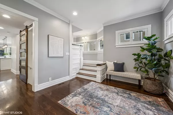 Wilmette, IL 60091,511 Linden AVE