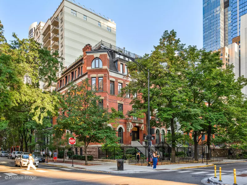 839 N Dearborn ST #F, Chicago, IL 60610