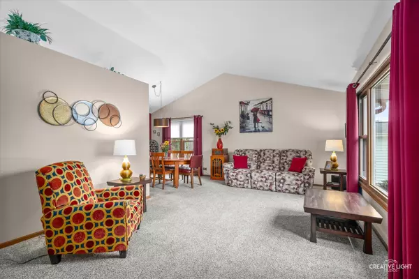 Algonquin, IL 60102,313 Bayberry DR
