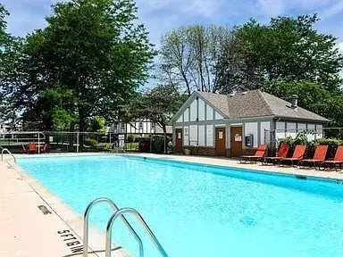Vernon Hills, IL 60061,1198 Streamwood LN #1198
